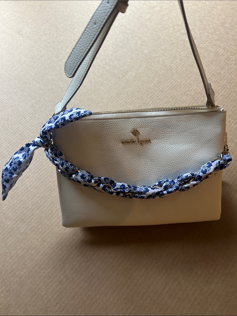 NWT Nanette Lepore white Shoulder Crossbody w/removable Blue Floral Scarf Accent